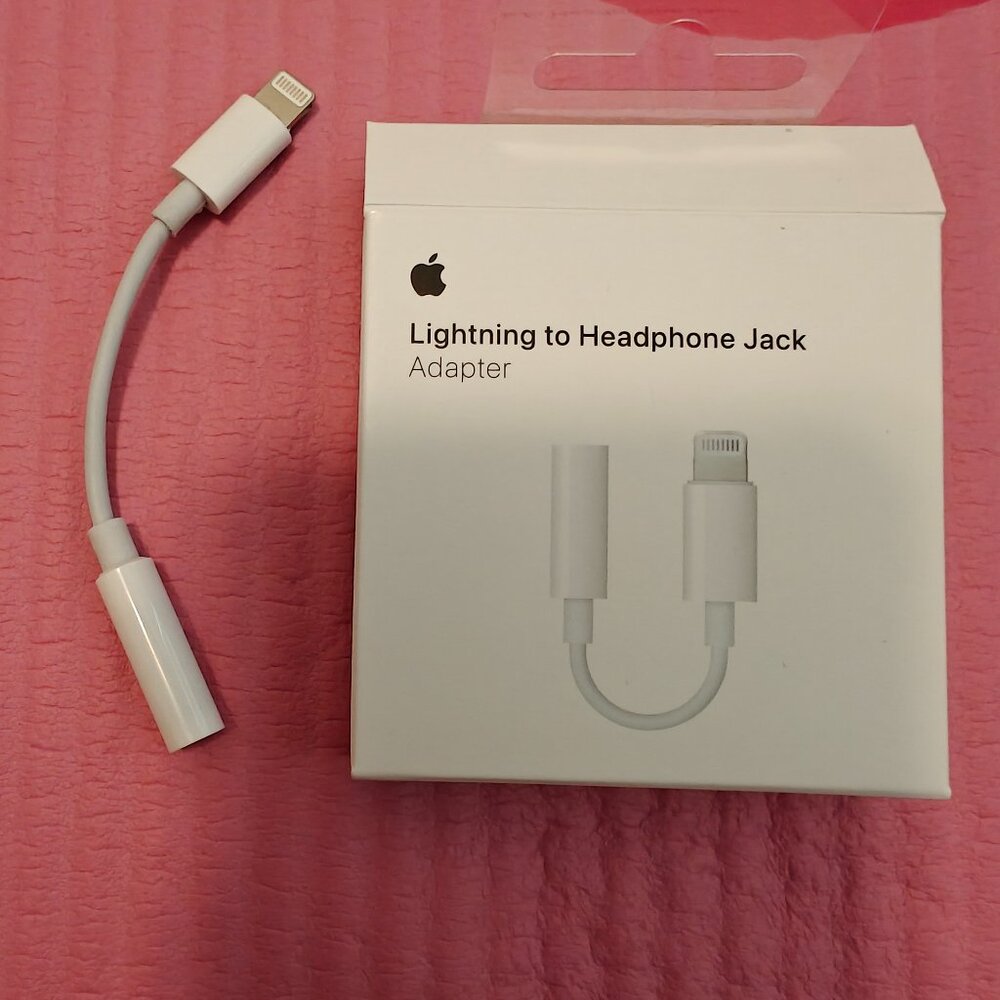 Apple Lightning to 3.5mm Headphone Jack Adapter